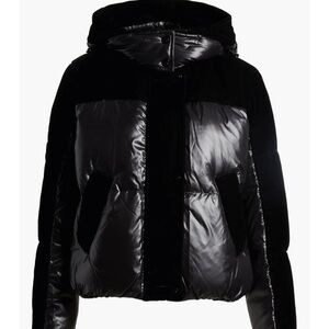 Women's Black Puffer Jacket with Hood. Andrew Marc. Size XS